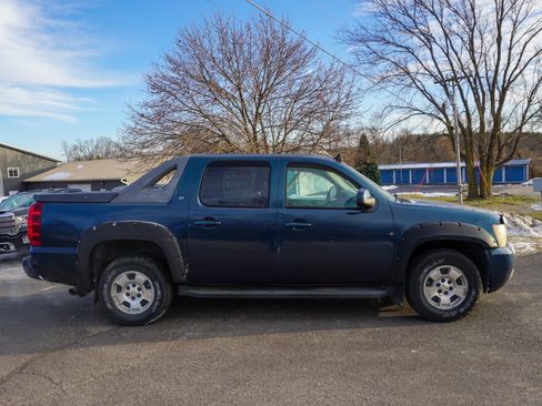 Used 2007 Chevrolet Avalanche LT w/ LT Preferred Equipment Group image 2