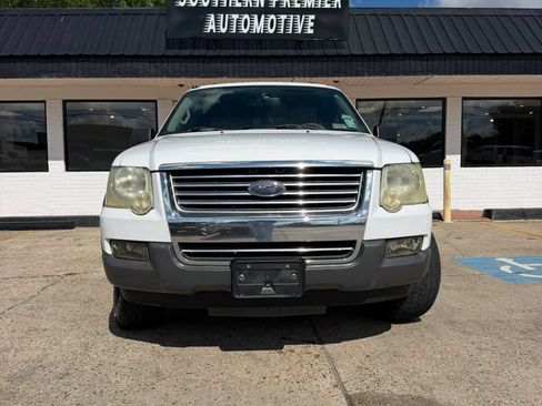 Used 2006 Ford Explorer XLT AWD/4WD image 2