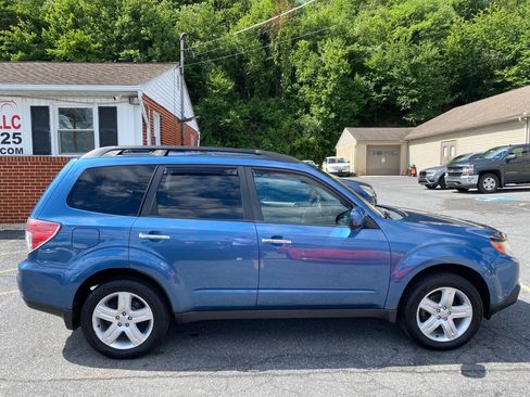 Used 2010 Subaru Forester 2.5X Premium AWD/4WD image 4