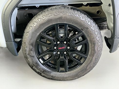 Used 2024 GMC Sierra 1500 Elevation image 11