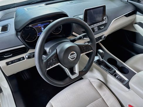 Used 2020 Nissan Altima 2.5 S AWD/4WD image 11