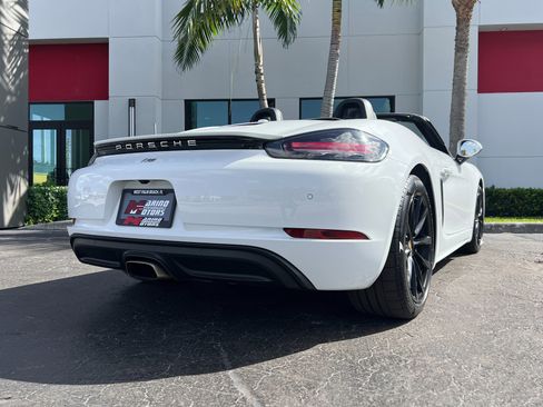 Used 2017 Porsche 718 Boxster image 13