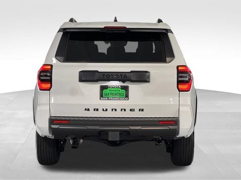 New 2026 Toyota 4Runner SR5 AWD/4WD image 4