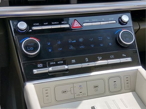 Used 2024 Hyundai Santa Fe Calligraphy AWD/4WD image 21