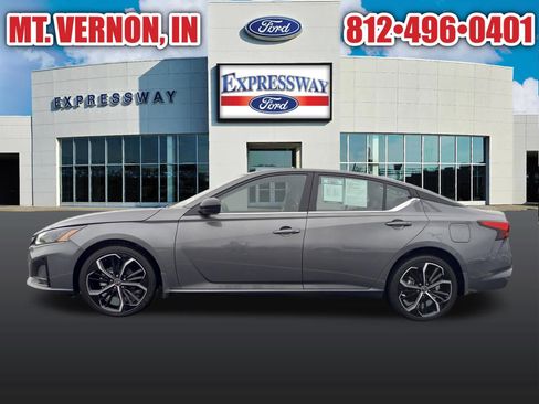 Used 2025 Nissan Altima 2.5 SR AWD/4WD image 10