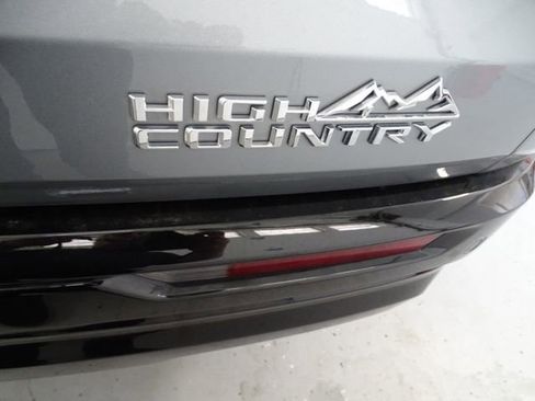 Used 2025 Chevrolet Traverse High Country w/ LPO, Floor Liner Package AWD/4WD image 26