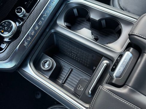 New 2026 Ford Expedition Platinum image 30