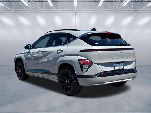 Used 2025 Hyundai Kona Limited FWD image 4