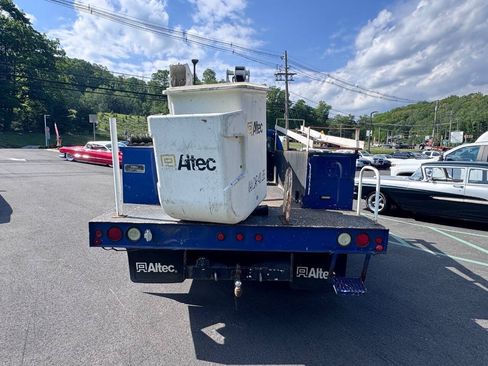 Used 2008 Ford F550 2WD Regular Cab Super Duty image 4