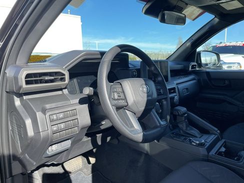 Used 2025 Toyota Tacoma SR image 10