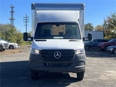 Used 2024 Mercedes-Benz Sprinter 4500 image 16