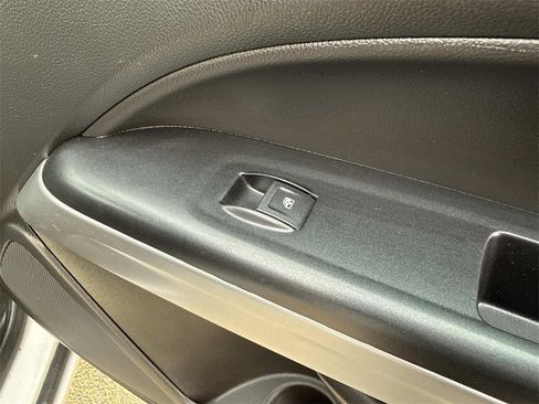 Used 2022 Chevrolet Colorado LT w/ Fleet Safety Package image 30