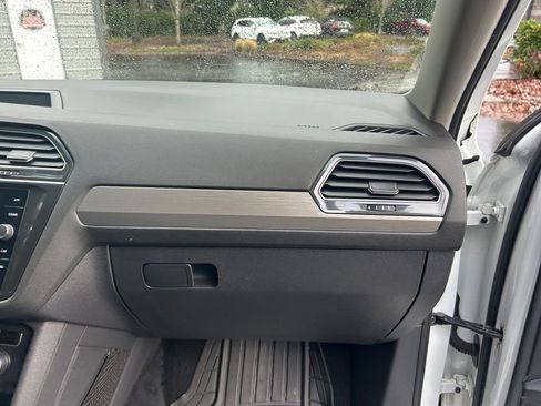 Used 2021 Volkswagen Tiguan S image 26