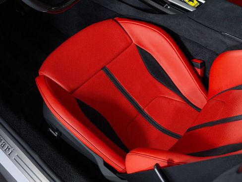Used 2025 Ferrari 12Cilindri RWD image 36