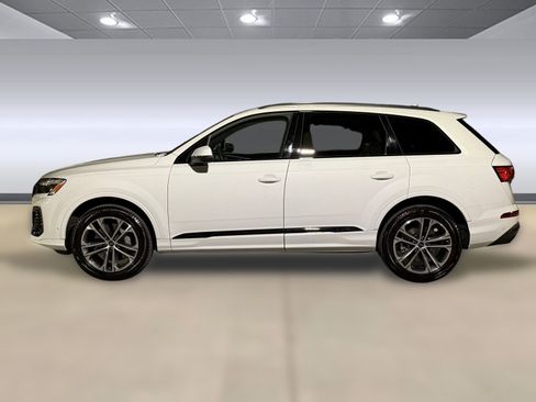 Certified 2025 Audi Q7 2.0T Premium w/ Convenience Plus Package image 2