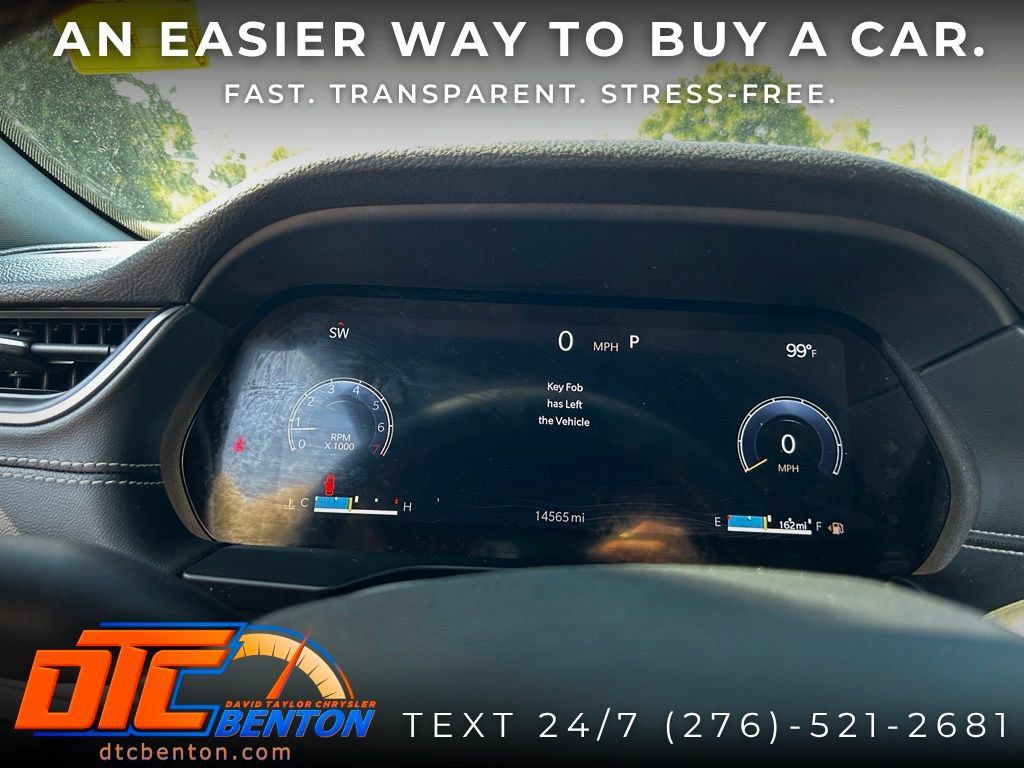 Used 2025 Jeep Grand Cherokee Altitude AWD/4WD image 17
