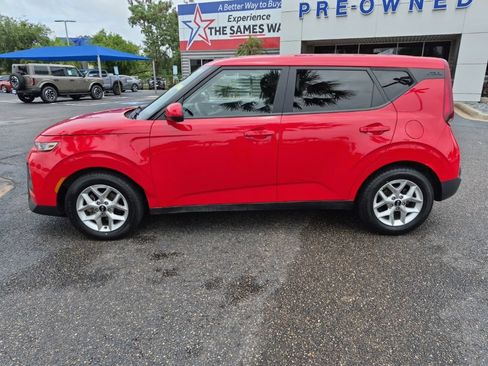Used 2021 Kia Soul S FWD image 2