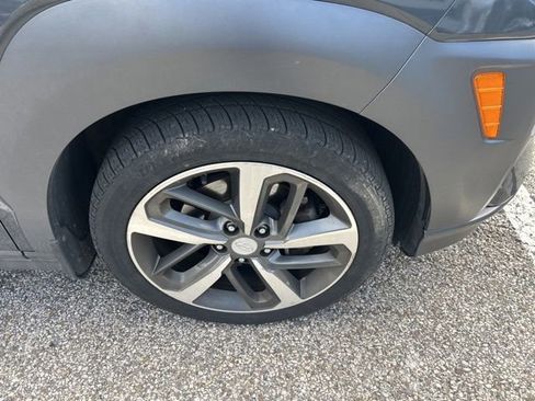 Used 2018 Hyundai Kona Limited image 2