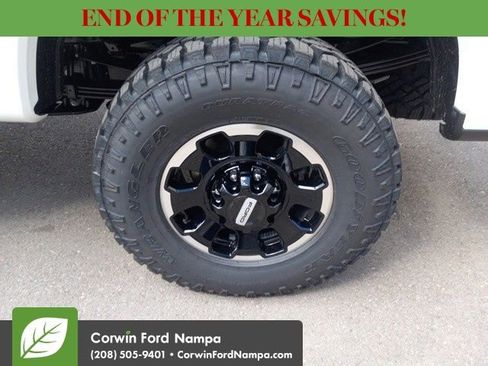 New 2025 Ford F250 Lariat w/ Lariat Ultimate Package image 37