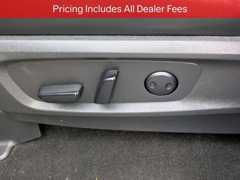 Used 2023 Nissan Pathfinder SL AWD/4WD image 21