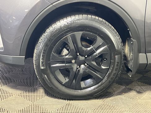 Used 2018 Toyota RAV4 LE image 11