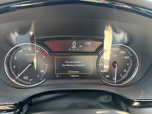 Used 2025 Cadillac XT6 Luxury FWD image 6