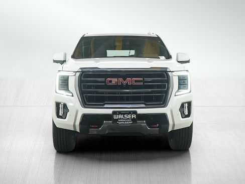 Used 2023 GMC Yukon XL AT4 w/ AT4 Premium Package AWD/4WD image 8