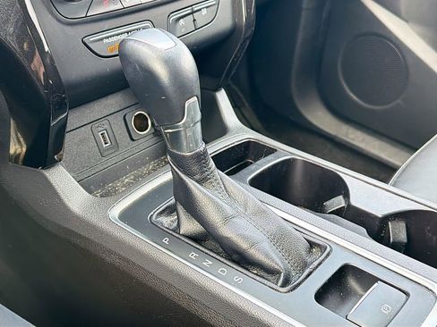 Used 2017 Ford Escape Titanium AWD/4WD image 19