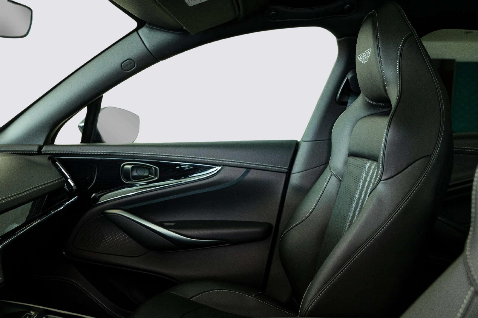 New 2026 Aston Martin DBX 707 AWD/4WD image 12