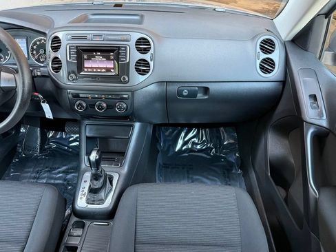 Used 2018 Volkswagen Tiguan Limited FWD image 23