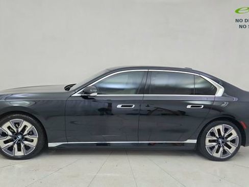 Used 2023 BMW i7 xDrive60 AWD/4WD image 10