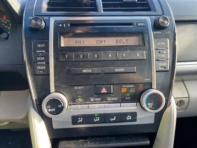 Used 2012 Toyota Camry FWD image 19