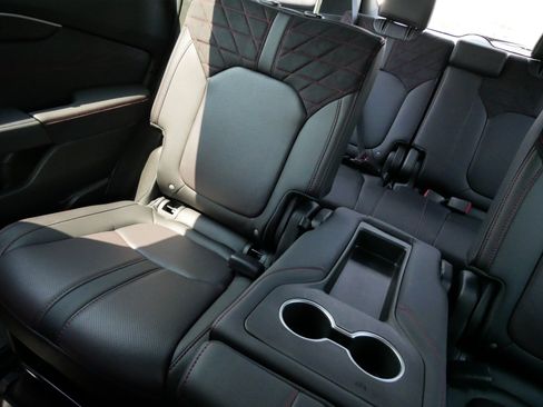 Certified 2026 Honda Pilot Black Edition image 12