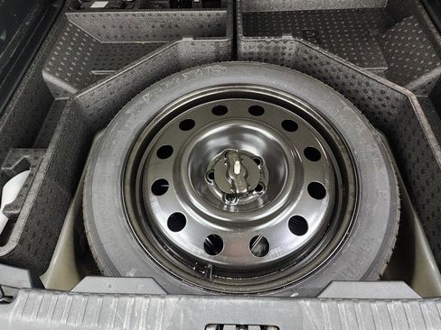 Used 2022 Ford Edge SEL image 25