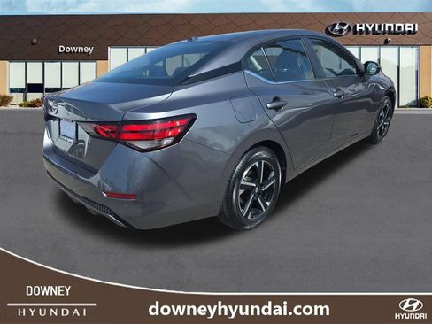 Used 2025 Nissan Sentra SV FWD image 5