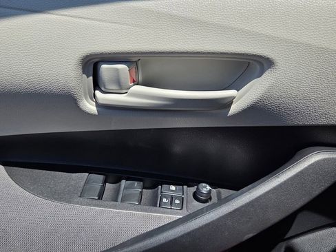 Used 2025 Toyota Corolla LE FWD image 26