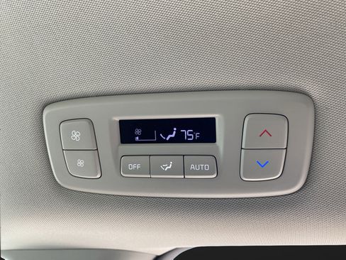 New 2026 Kia Carnival LXS FWD image 8