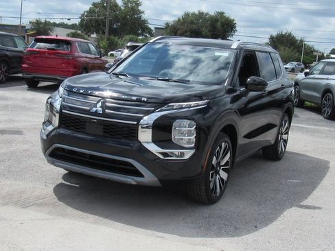 New 2025 Mitsubishi Outlander SEL image 6
