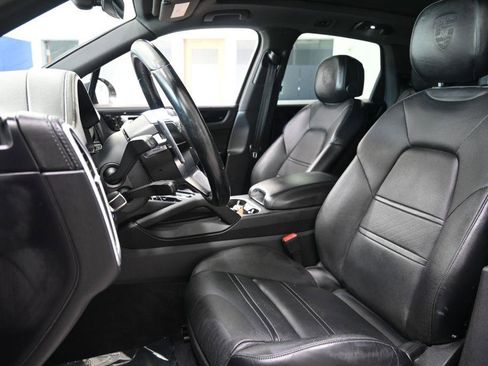 Used 2019 Porsche Cayenne S AWD/4WD image 12