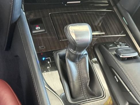 Used 2016 Lexus LX 570 4WD w/ Luxury Package image 28
