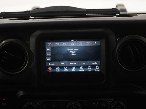 Used 2018 Jeep Wrangler Unlimited Sport S AWD/4WD image 15