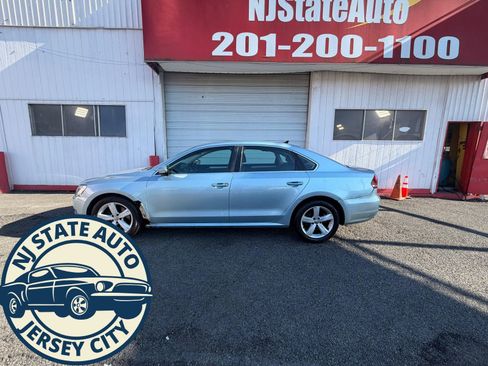 Used 2012 Volkswagen Passat 2.5 SE FWD image 2