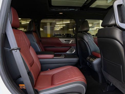 Used 2025 INFINITI QX80 Autograph AWD/4WD image 31