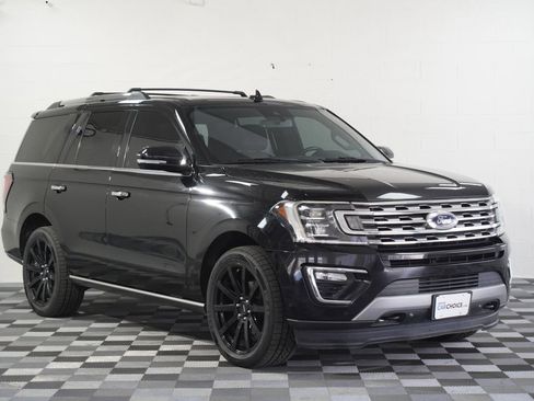 Used 2018 Ford Expedition Limited w/ Equipment Group 301A AWD/4WD image 8
