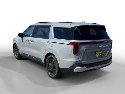 New 2026 Kia Carnival EX FWD image 3