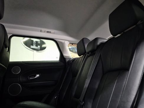 Used 2017 Land Rover Range Rover Evoque SE image 34