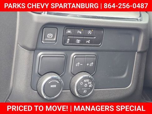 New 2025 Chevrolet Suburban Premier image 26