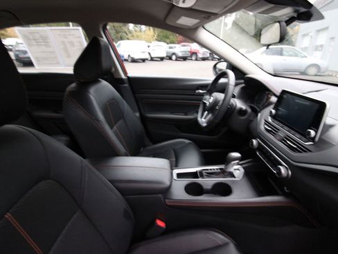 Used 2021 Nissan Altima 2.5 SR image 18