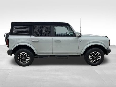 Used 2023 Ford Bronco Outer Banks AWD/4WD image 6
