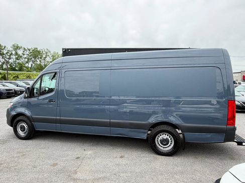 Used 2021 Mercedes-Benz Sprinter 2500 image 7